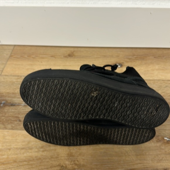 Cougar Briar Waterproof Leather Sneaker Boot in Black size 8 - Picture 10 of 12